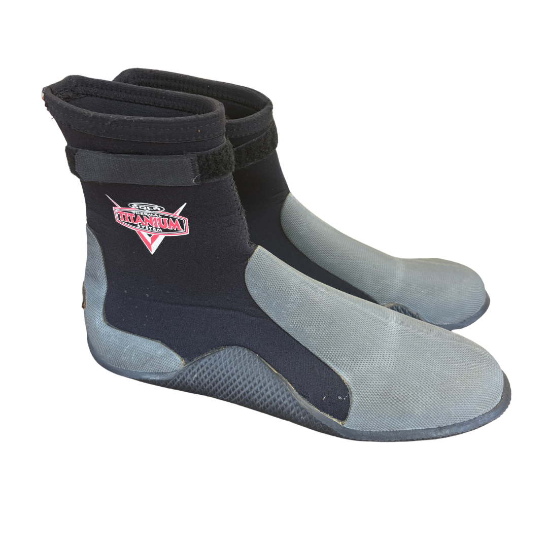 Pull On Titanium Thermal System Wetsuit Boots image 1 of 2 by Sola