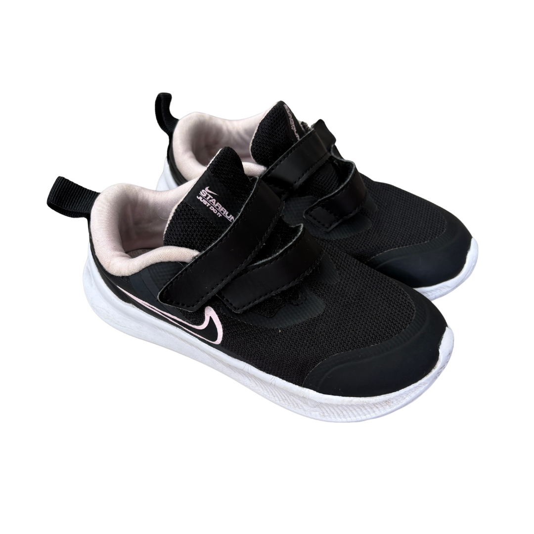 Star Runner Velcro Trainers image 1 of 2 by Nike