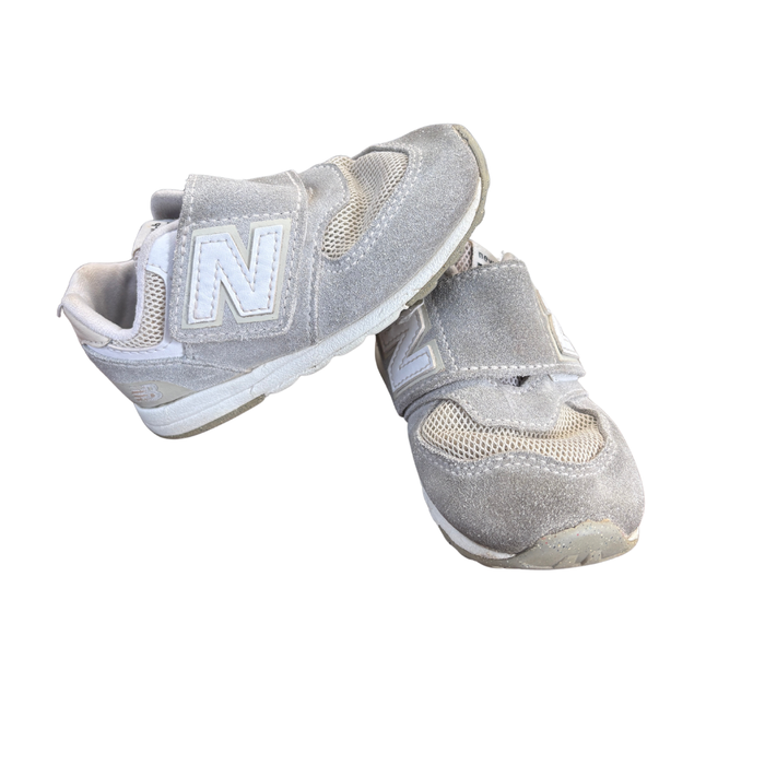 574 Velcro Trainers