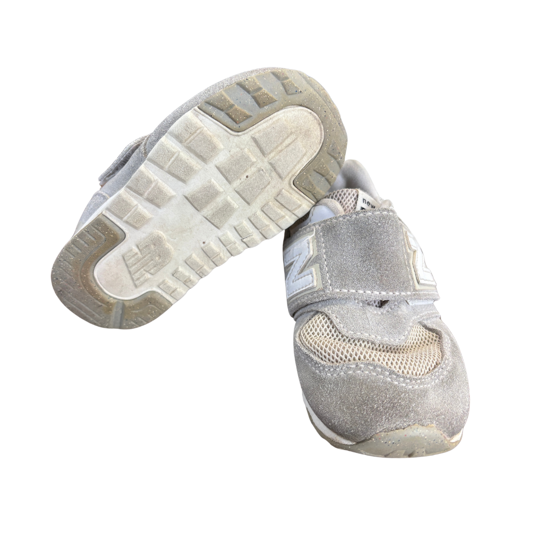 574 Velcro Trainers