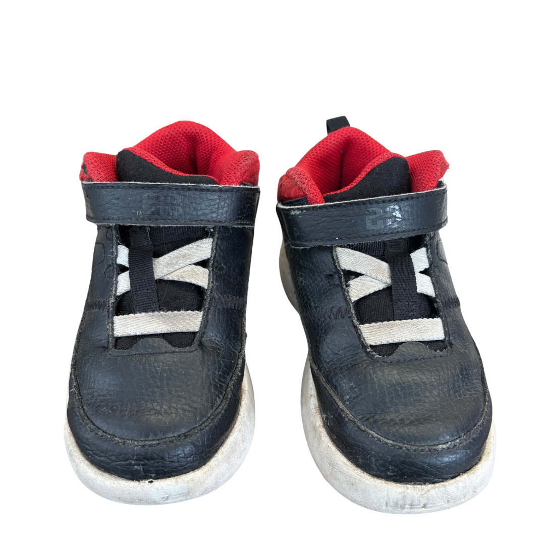Max Aura 3 Basketball Trainers
