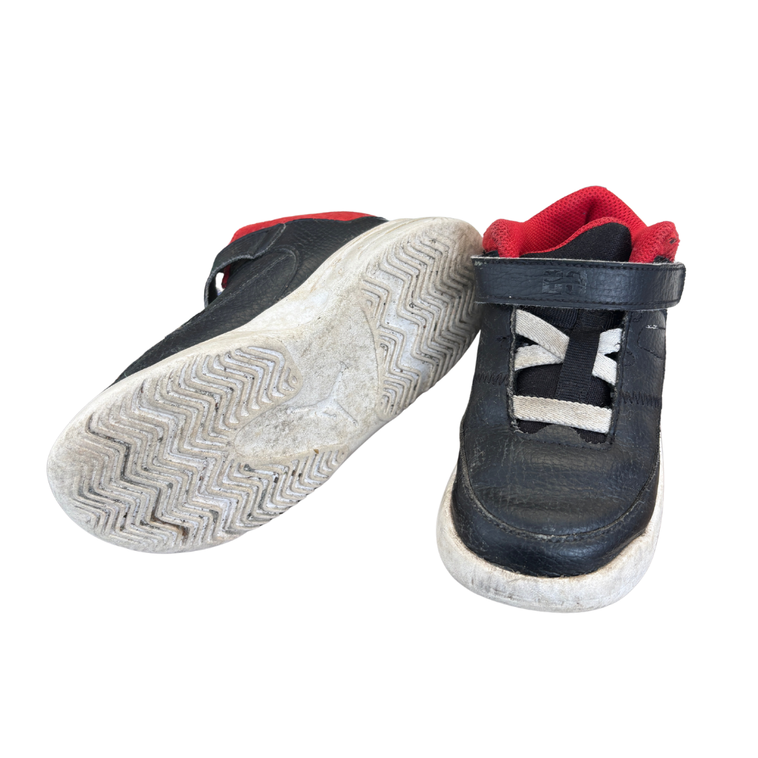 Max Aura 3 Basketball Trainers